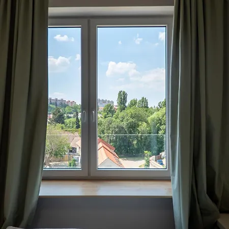 Brand New #20 Near Center With Free Street Parking *